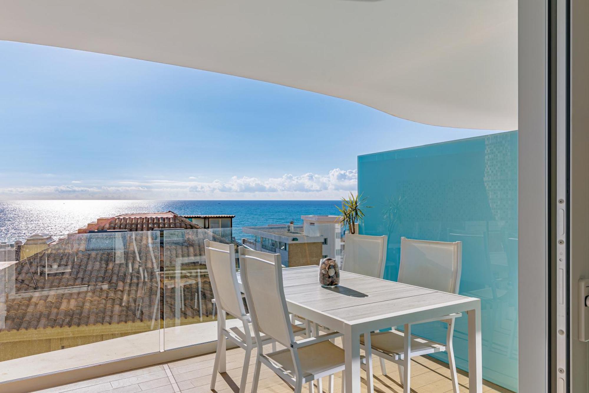 Stunning Seaview Terrace One-bedroom Апартаменты
